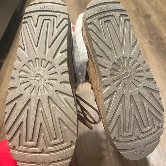 Uggs - Picture 6 of 7